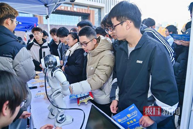 武汉理工大学“数智”学生社区上线m6米乐开在宿舍楼下的“嘉年华”(图1)