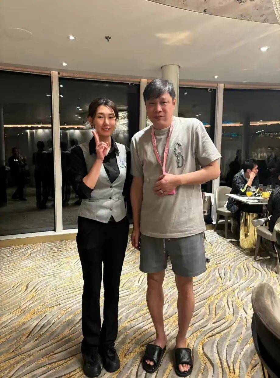 月薪3万看见富人世界的边缘米乐m6豪华游轮服务员：(图7)