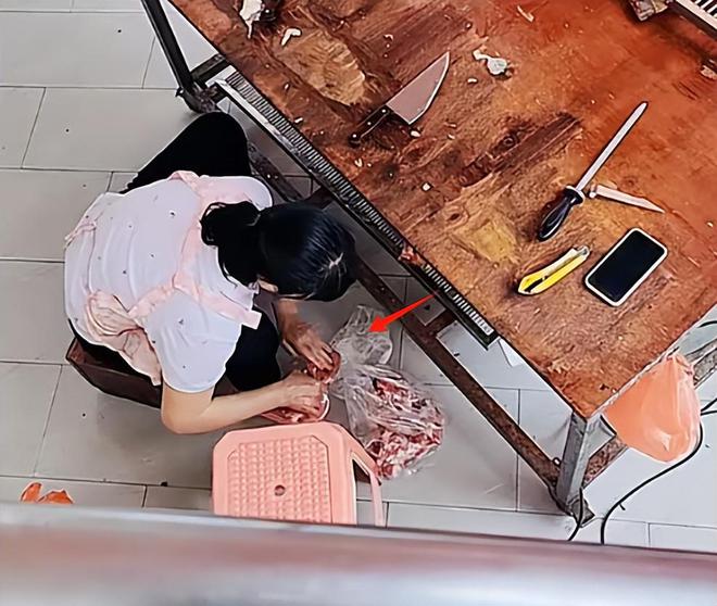偷给猪肉抹料曝光本人回应女子吃肉身体不适竟是老板(图7)